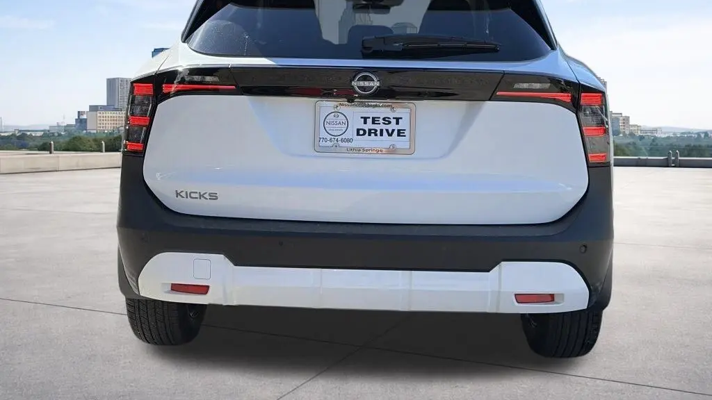 2026 Nissan Kicks SV