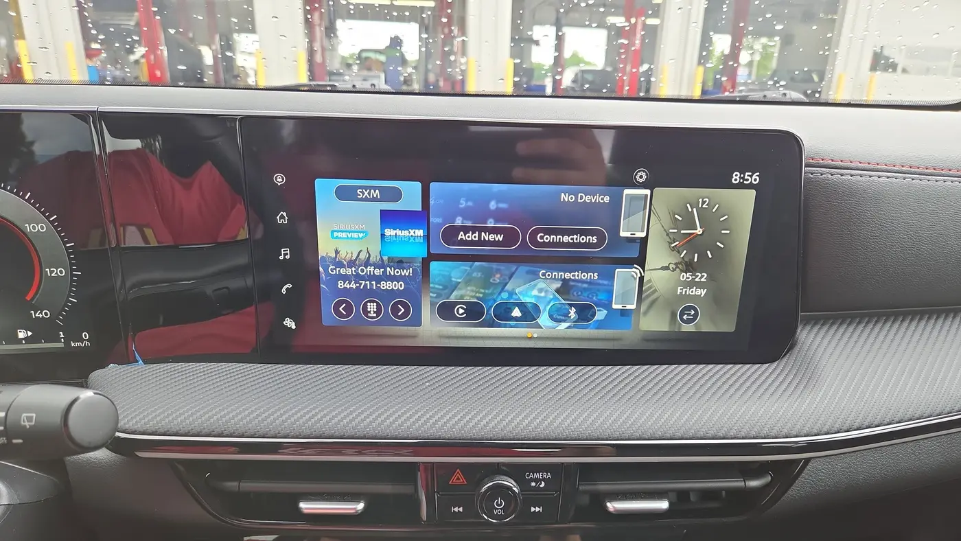 2025 Nissan Kicks SR
