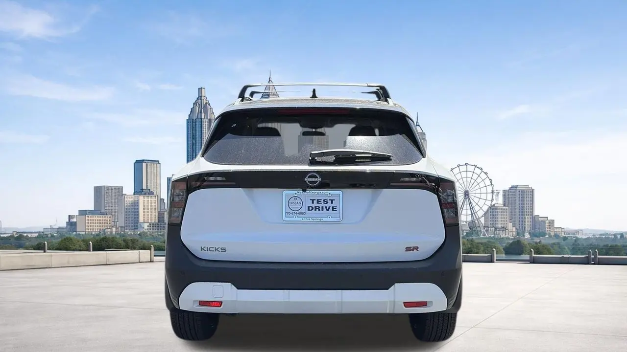2026 Nissan Kicks SR