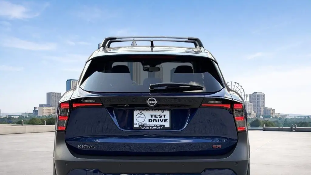 2026 Nissan Kicks SR