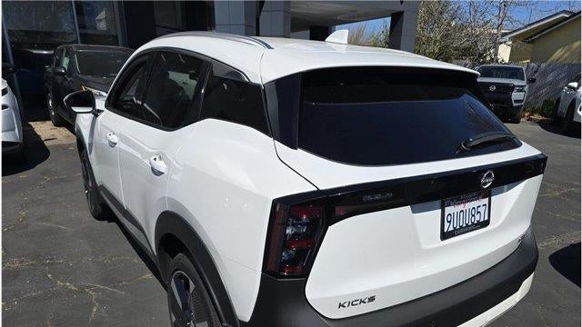 2025 Nissan Kicks SR