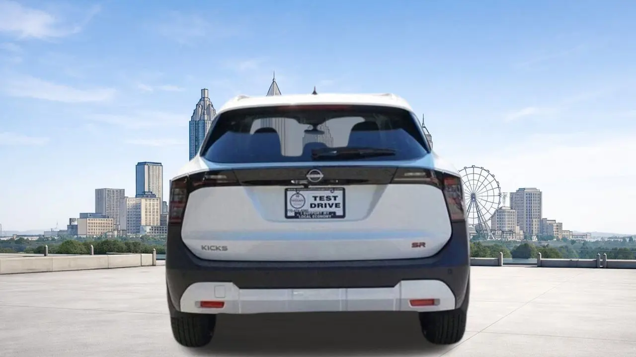 2026 Nissan Kicks SR