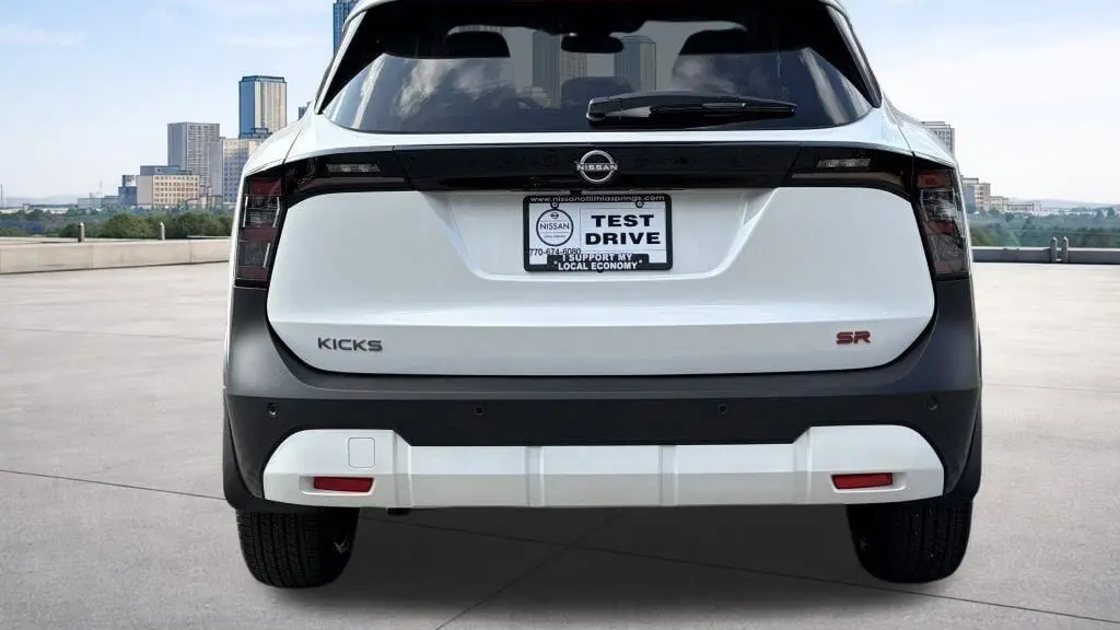 2026 Nissan Kicks SR