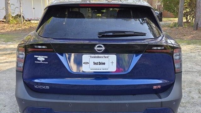 2025 Nissan Kicks SR