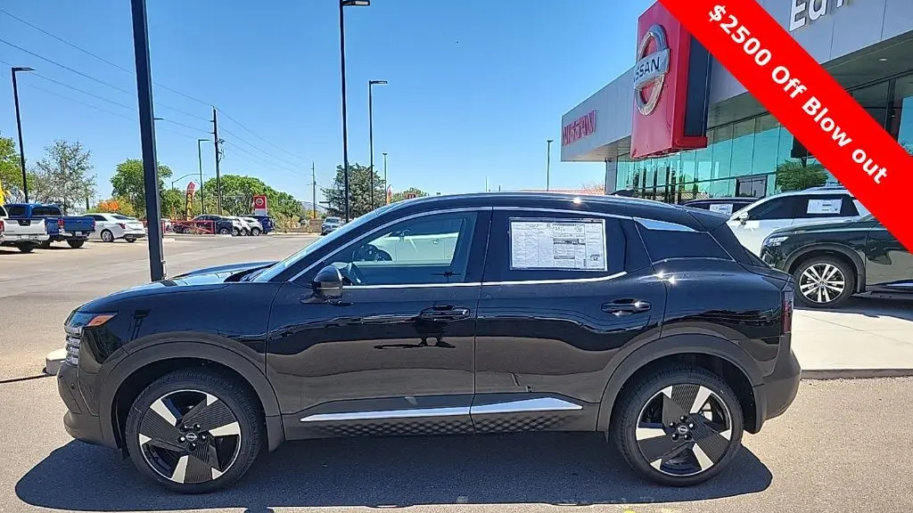 2025 Nissan Kicks SR