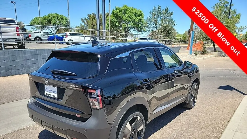 2025 Nissan Kicks SR