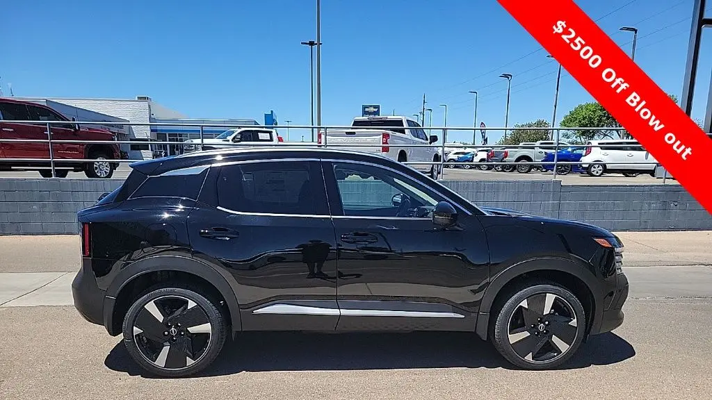 2025 Nissan Kicks SR