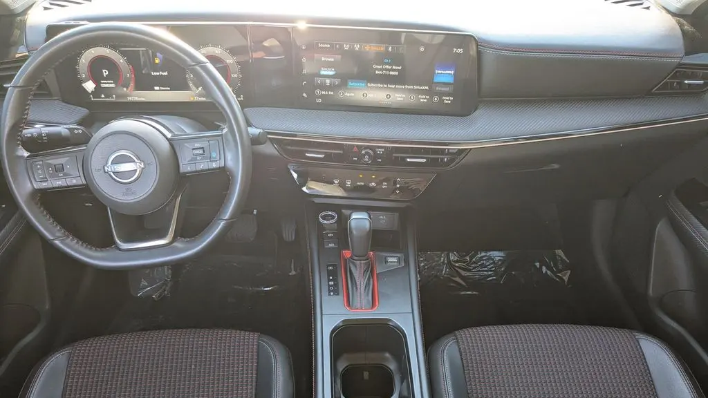 2025 Nissan Kicks SR