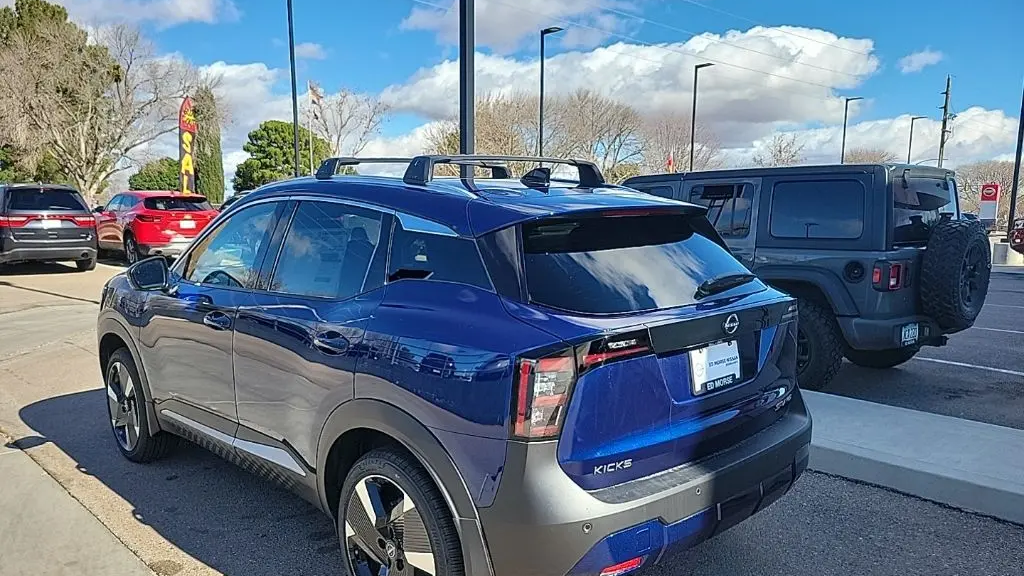 2026 Nissan Kicks SR