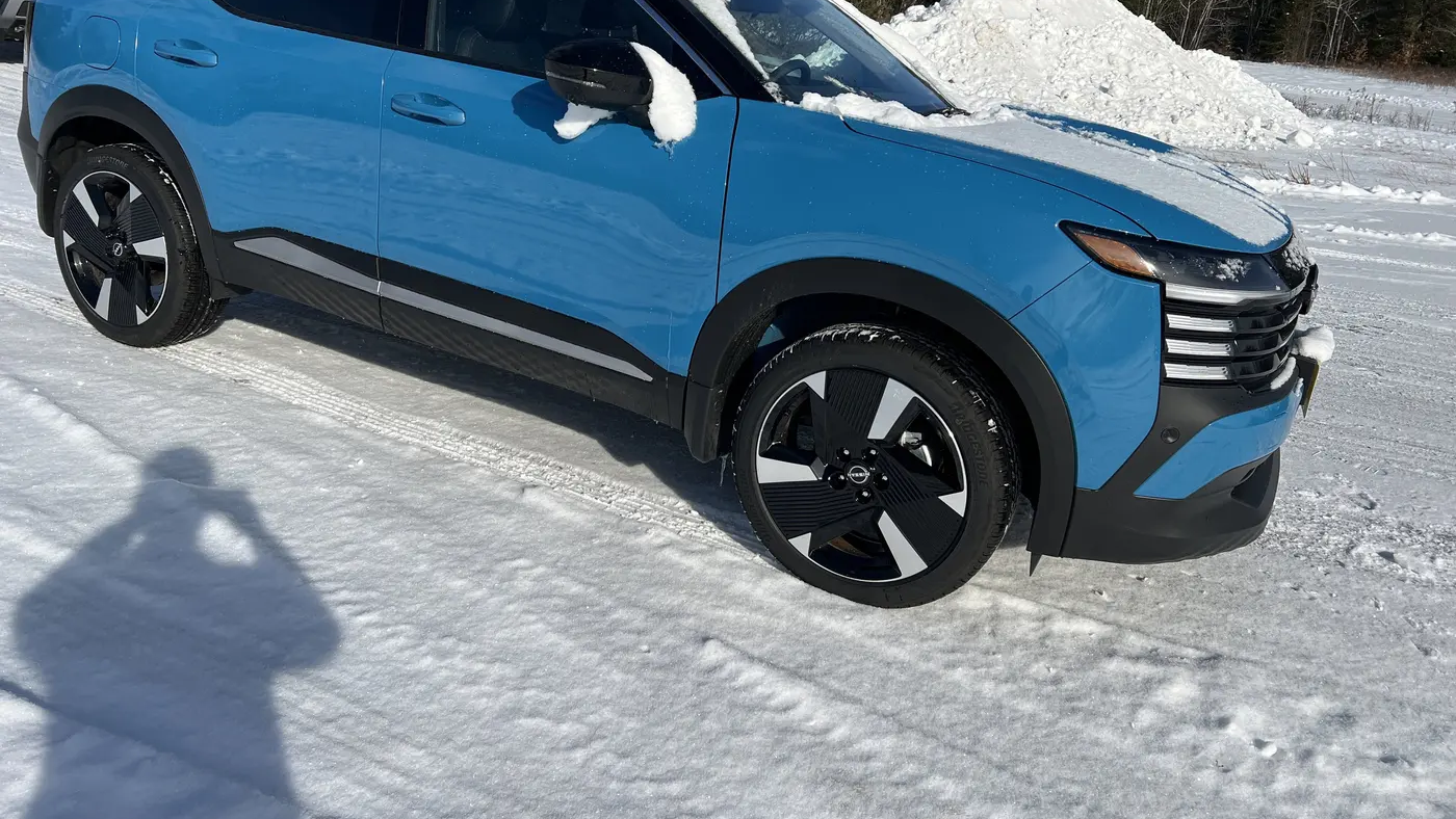2026 Nissan Kicks SR
