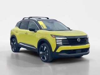 2025 Nissan Kicks with Yuzu Yellow Metallic/Super Black Exterior