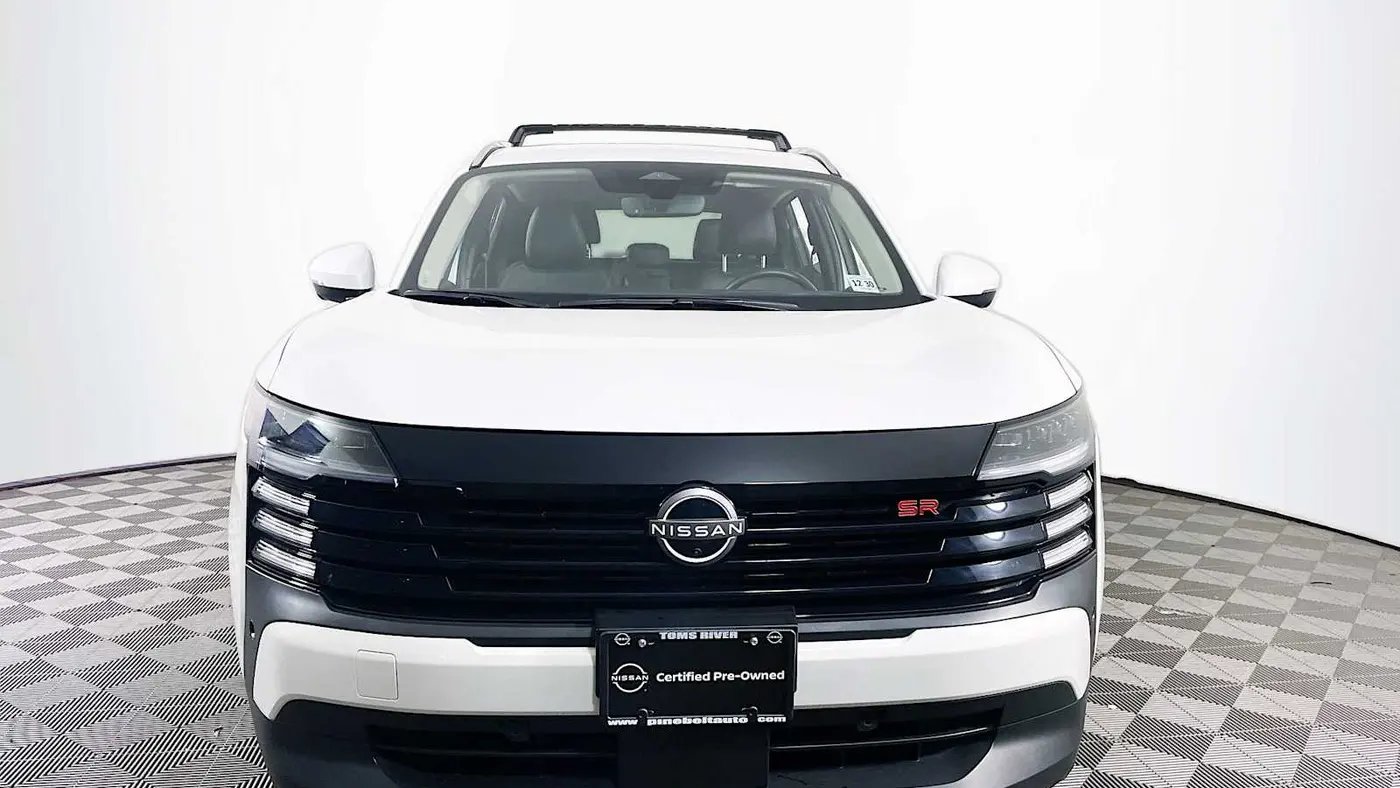 2025 Nissan Kicks SR