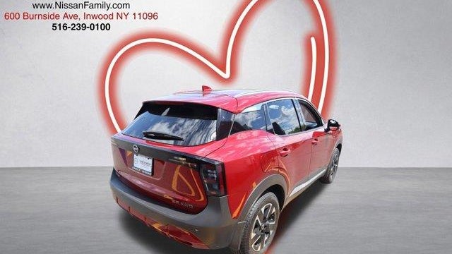 2025 Nissan Kicks SR