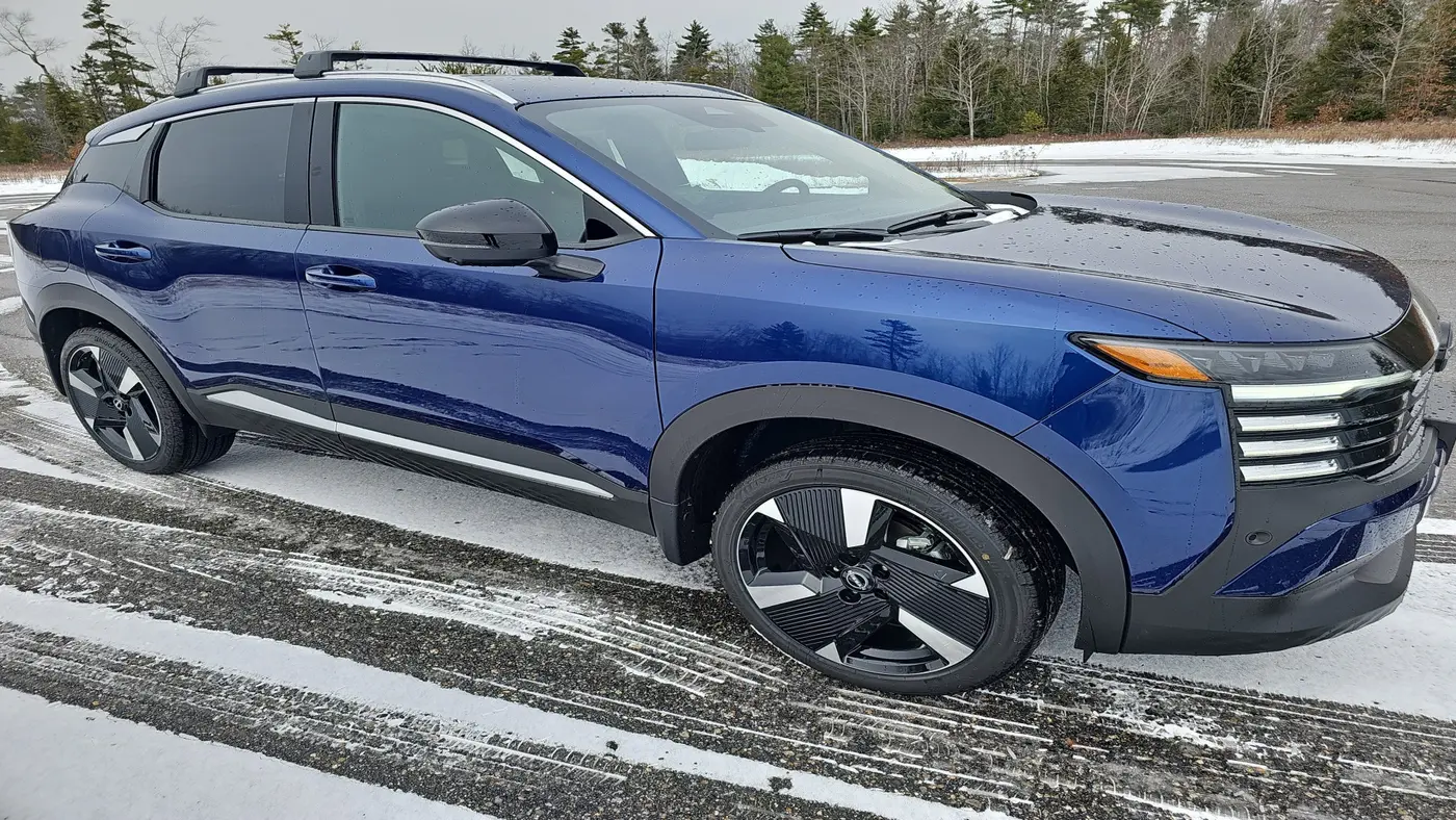 2026 Nissan Kicks SR