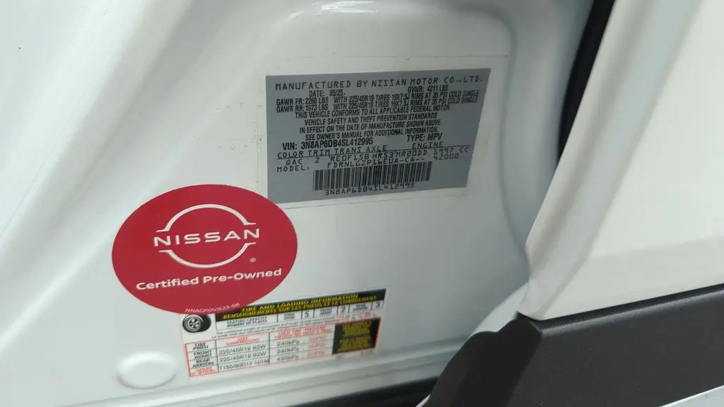 2025 Nissan Kicks SR