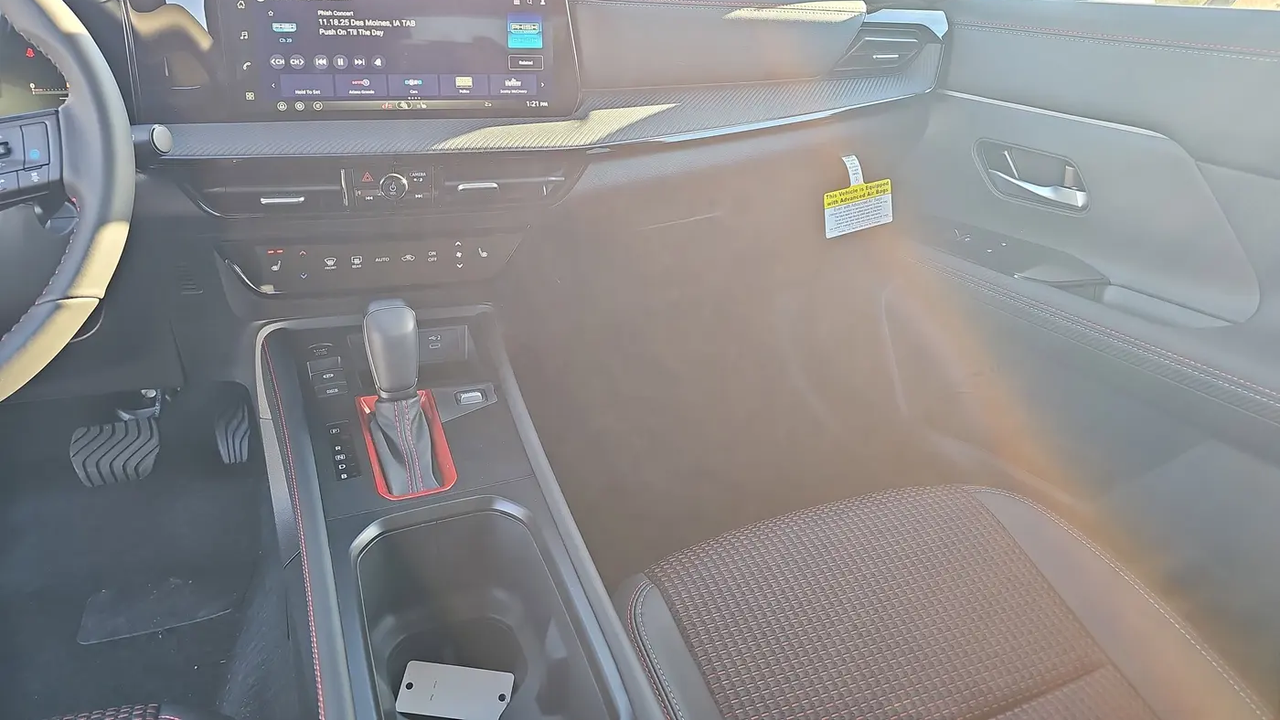 2026 Nissan Kicks SR