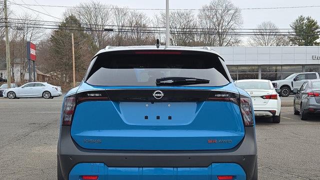 2025 Nissan Kicks SR
