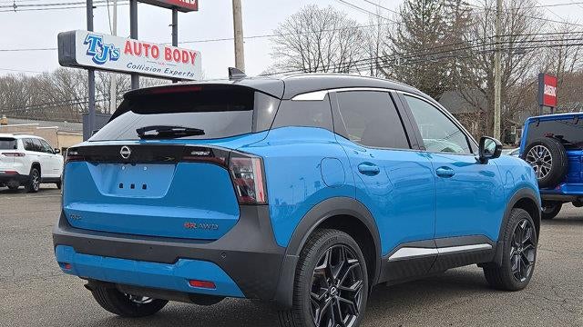 2025 Nissan Kicks SR