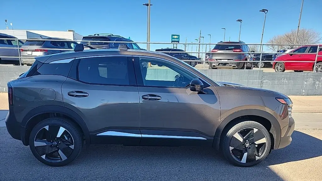2026 Nissan Kicks SR