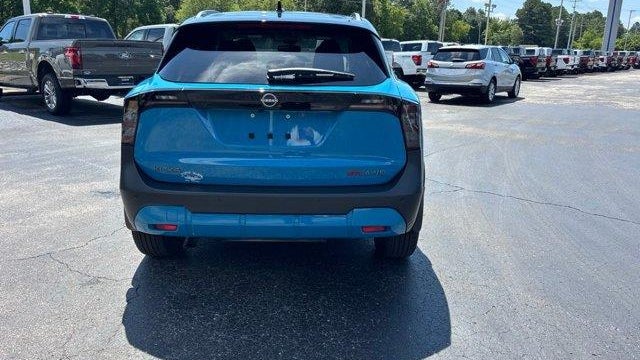 2025 Nissan Kicks SR
