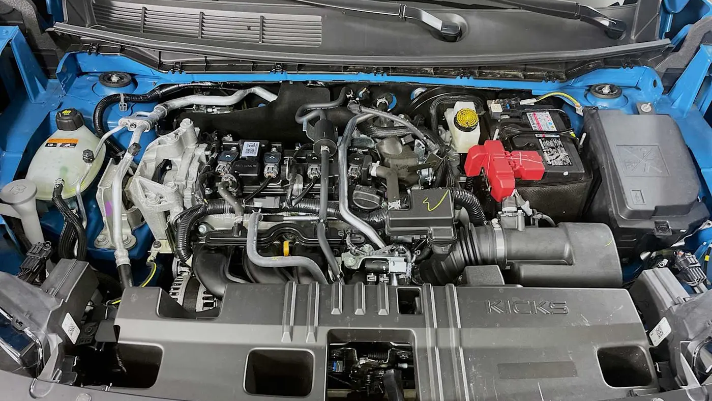 2025 Nissan Kicks SR