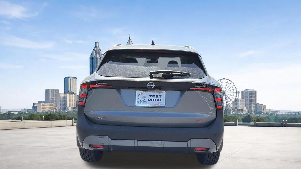 2026 Nissan Kicks SR