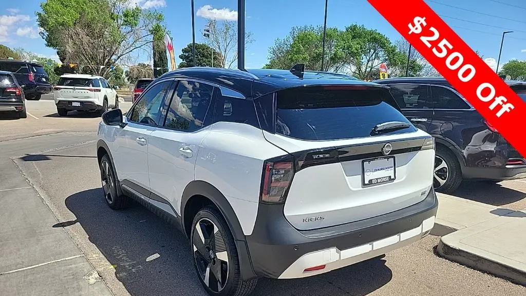 2025 Nissan Kicks SR