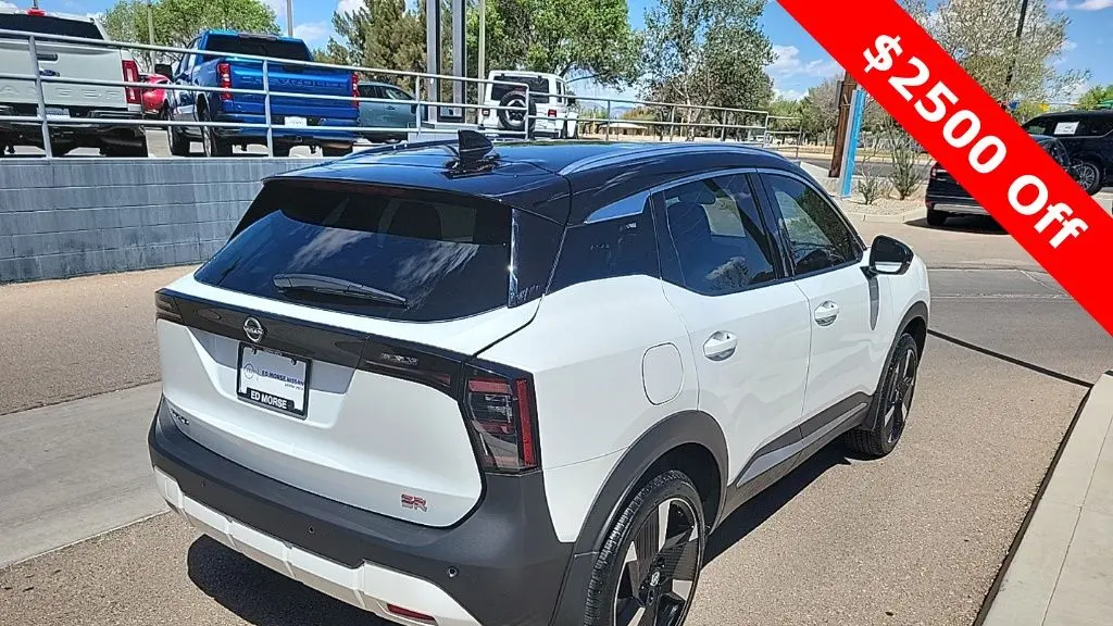 2025 Nissan Kicks SR