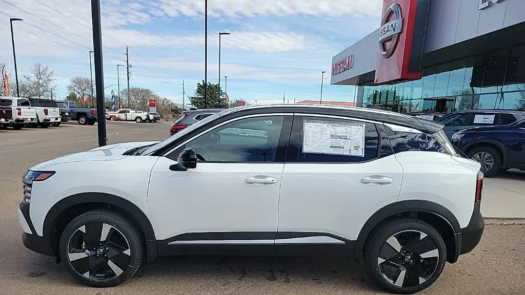 2026 Nissan Kicks SR