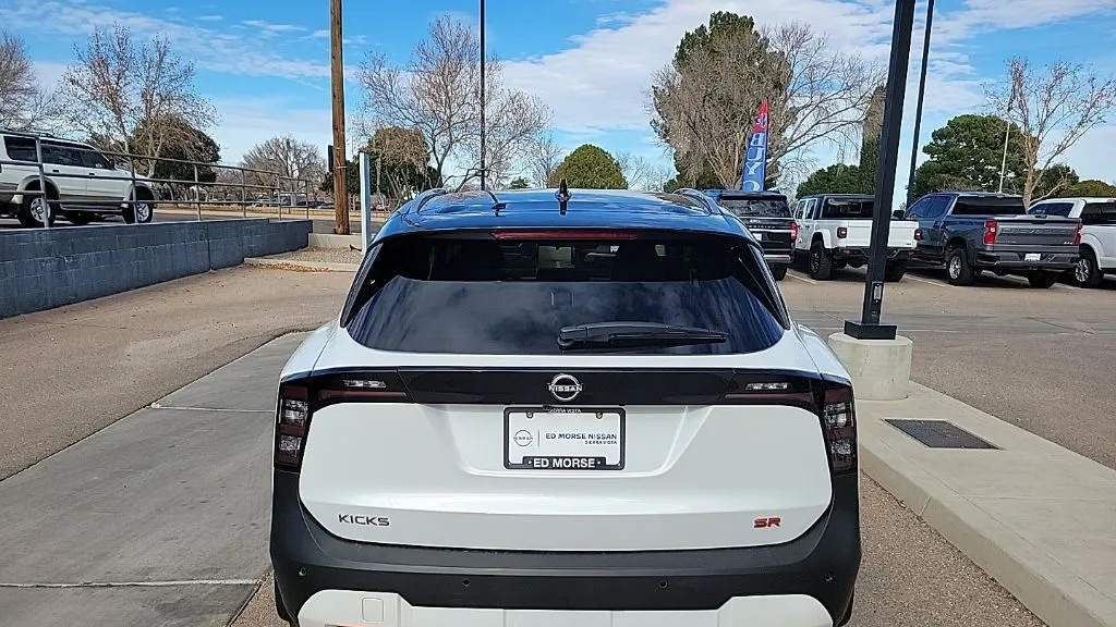 2026 Nissan Kicks SR