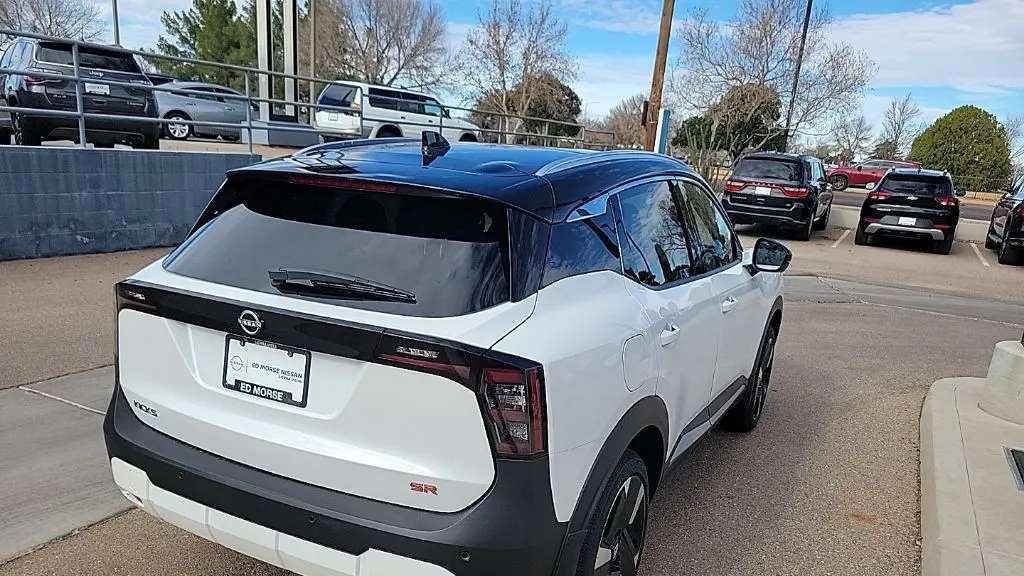 2026 Nissan Kicks SR