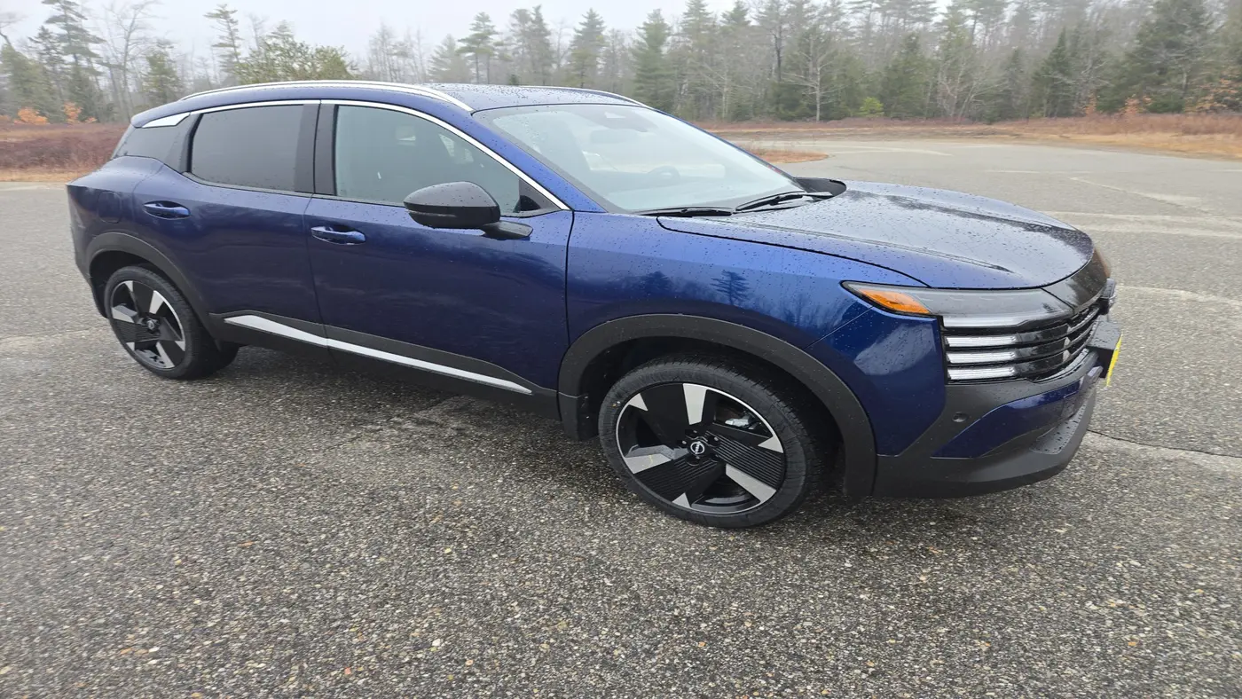 2026 Nissan Kicks SR