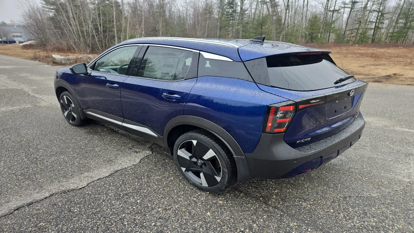 2026 Nissan Kicks SR