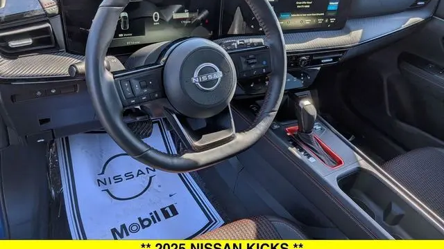 2025 Nissan Kicks SR