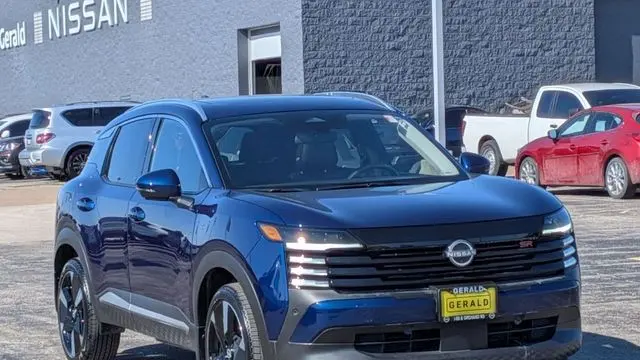 2025 Nissan Kicks SR