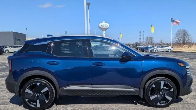 2025 Nissan Kicks SR