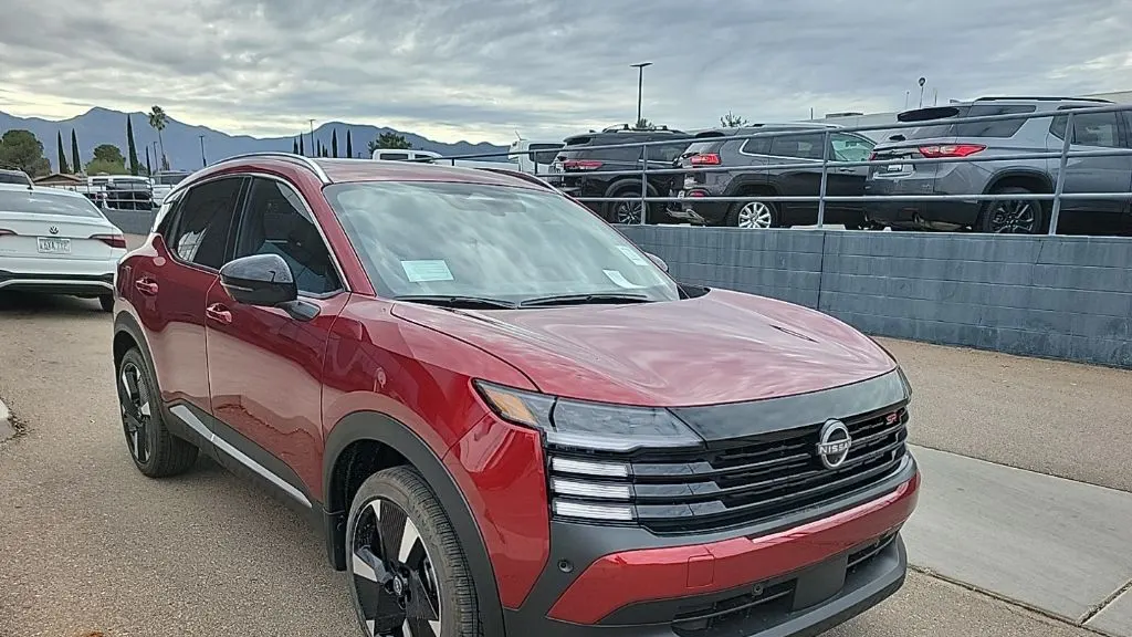 2026 Nissan Kicks SR