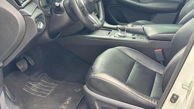 2022 INFINITI QX50 Luxe