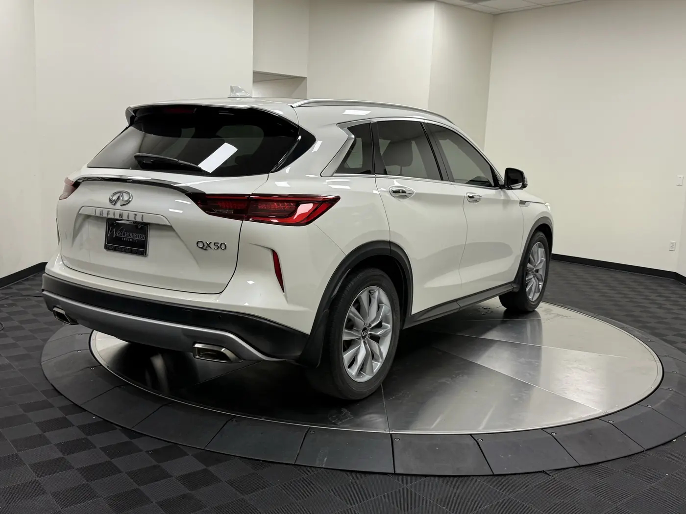 2022 INFINITI QX50 - $19,495