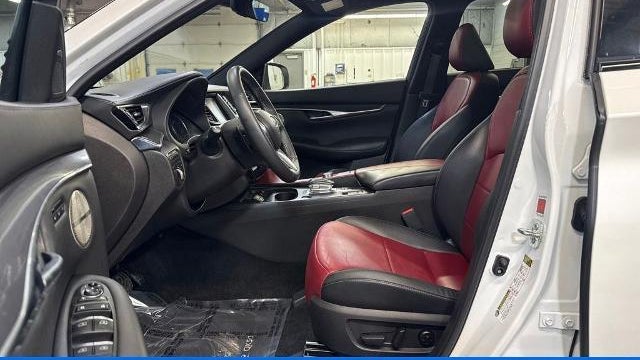 2023 INFINITI QX50 Sport