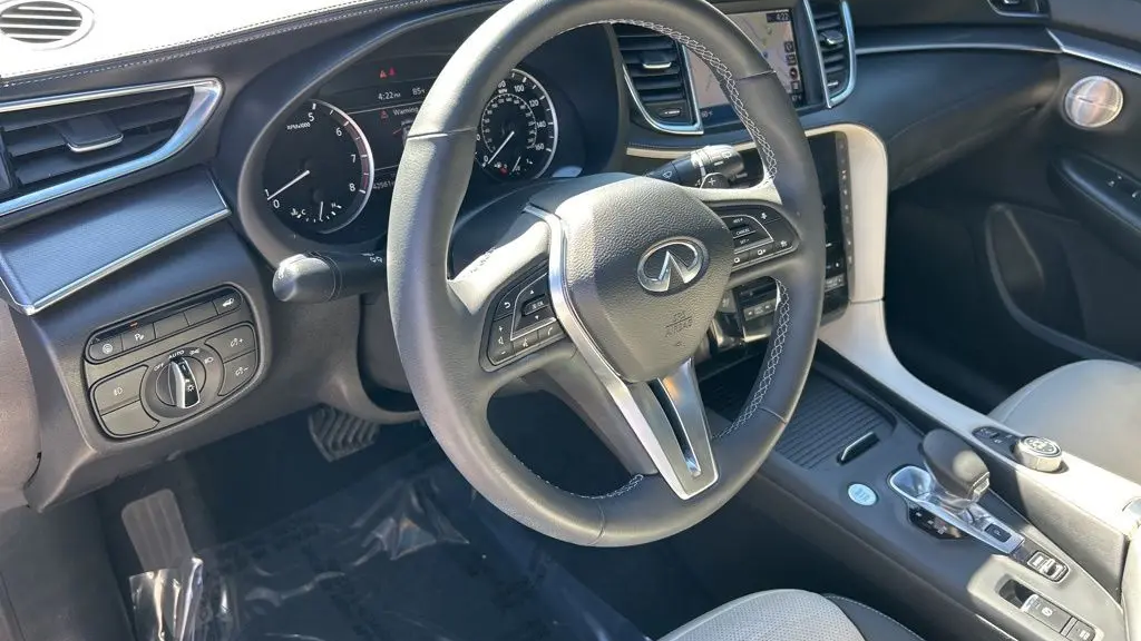 2022 INFINITI QX55 Essential