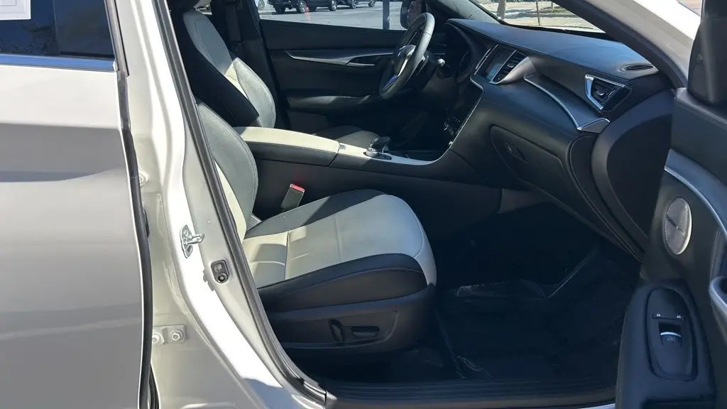2022 INFINITI QX55 Essential