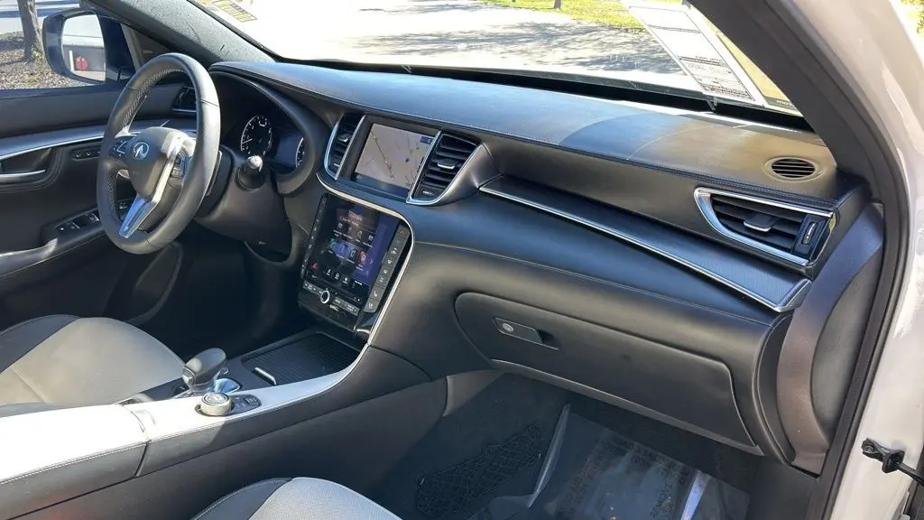 2022 INFINITI QX55 Essential