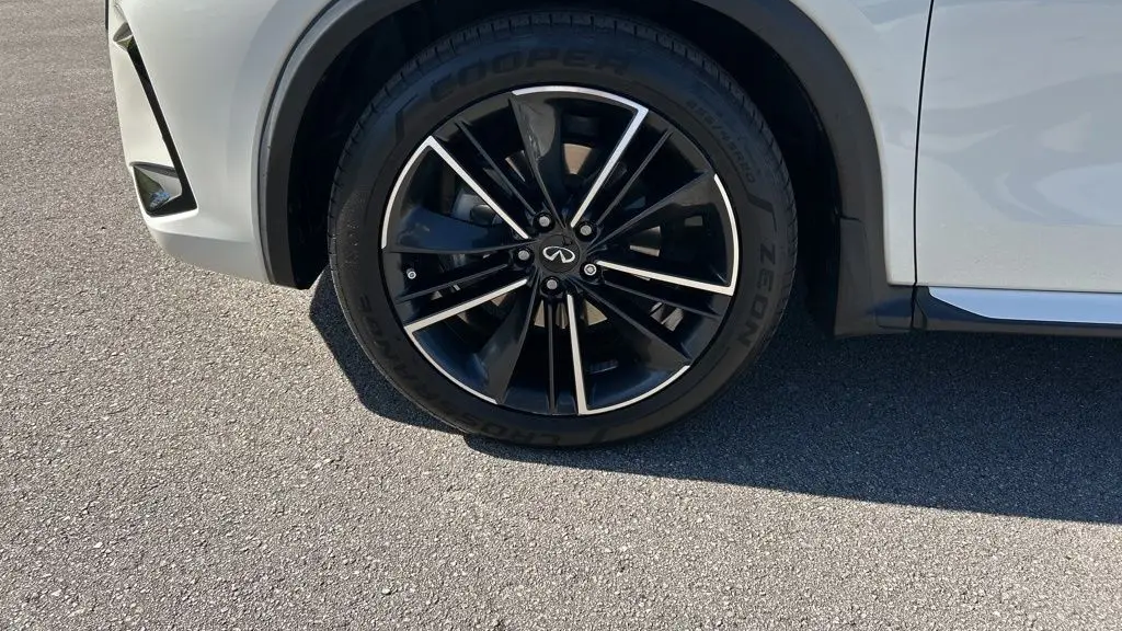 2022 INFINITI QX55 Essential