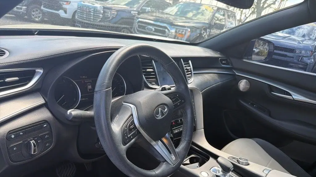 2022 INFINITI QX55 Essential