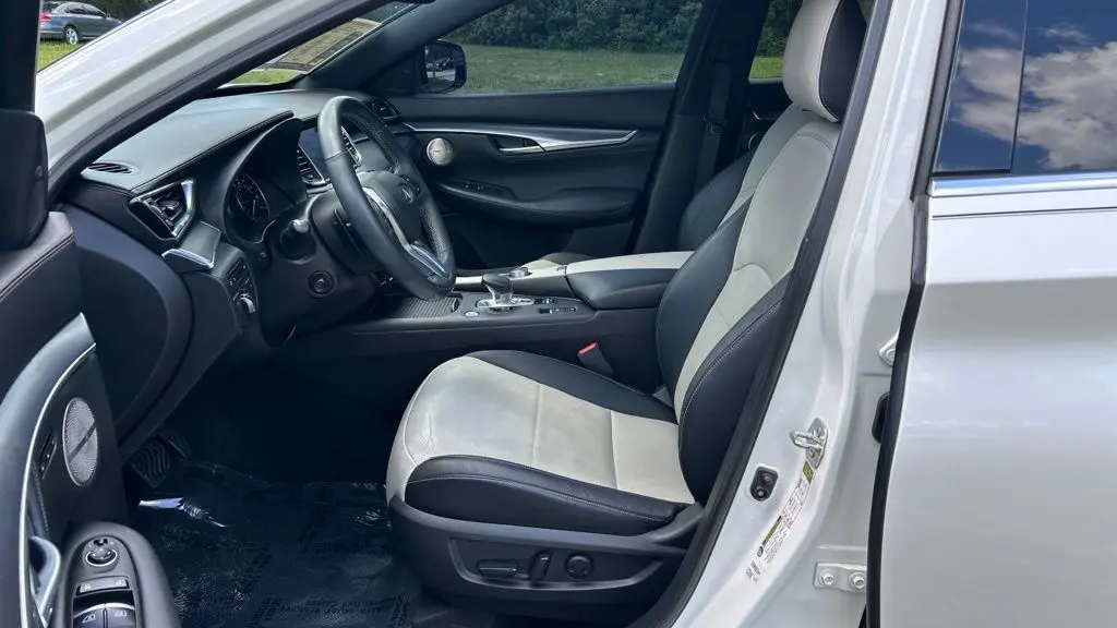 2022 INFINITI QX55 Essential