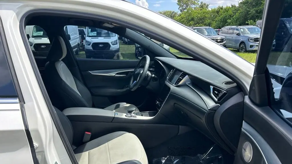 2022 INFINITI QX55 Essential