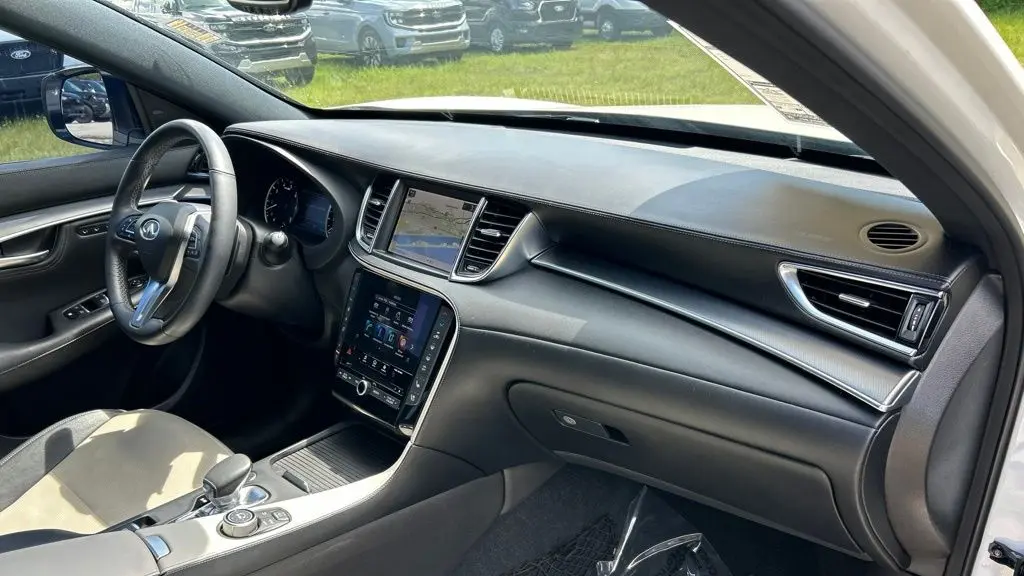 2022 INFINITI QX55 Essential