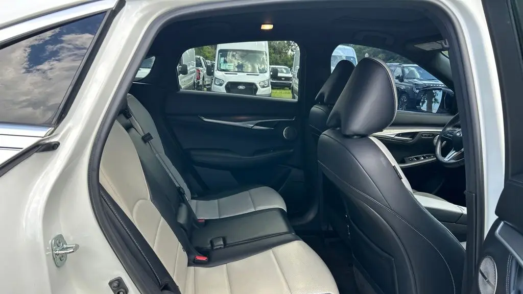 2022 INFINITI QX55 Essential