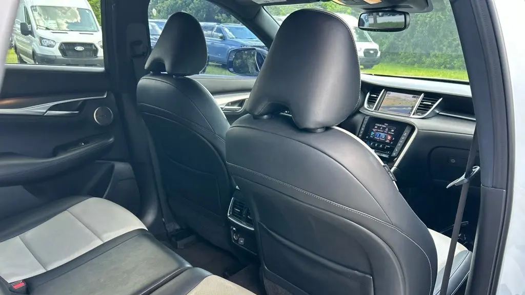 2022 INFINITI QX55 Essential